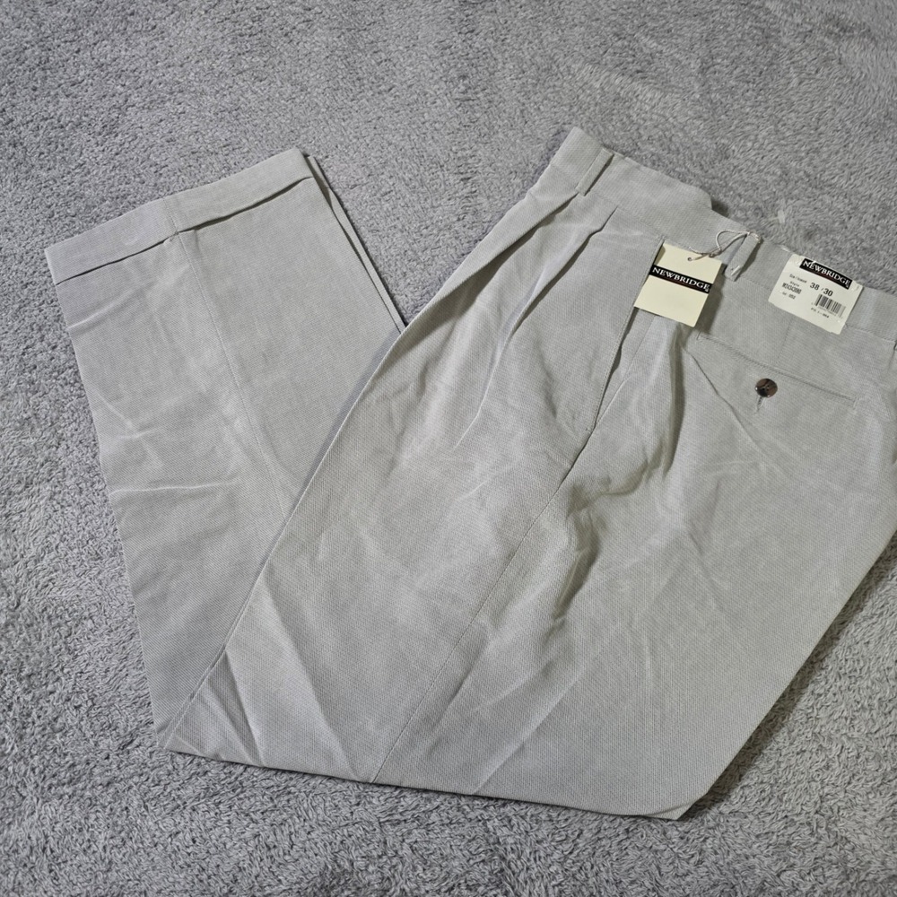 Newbridge Mens 38x30 Dress Pants Grey Pleated Cuffed Viscose Blend M24343080